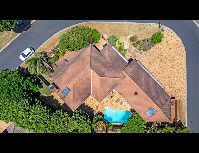 4 BEDROOM FREEHOLD SOLD IN VREDEKLOOF